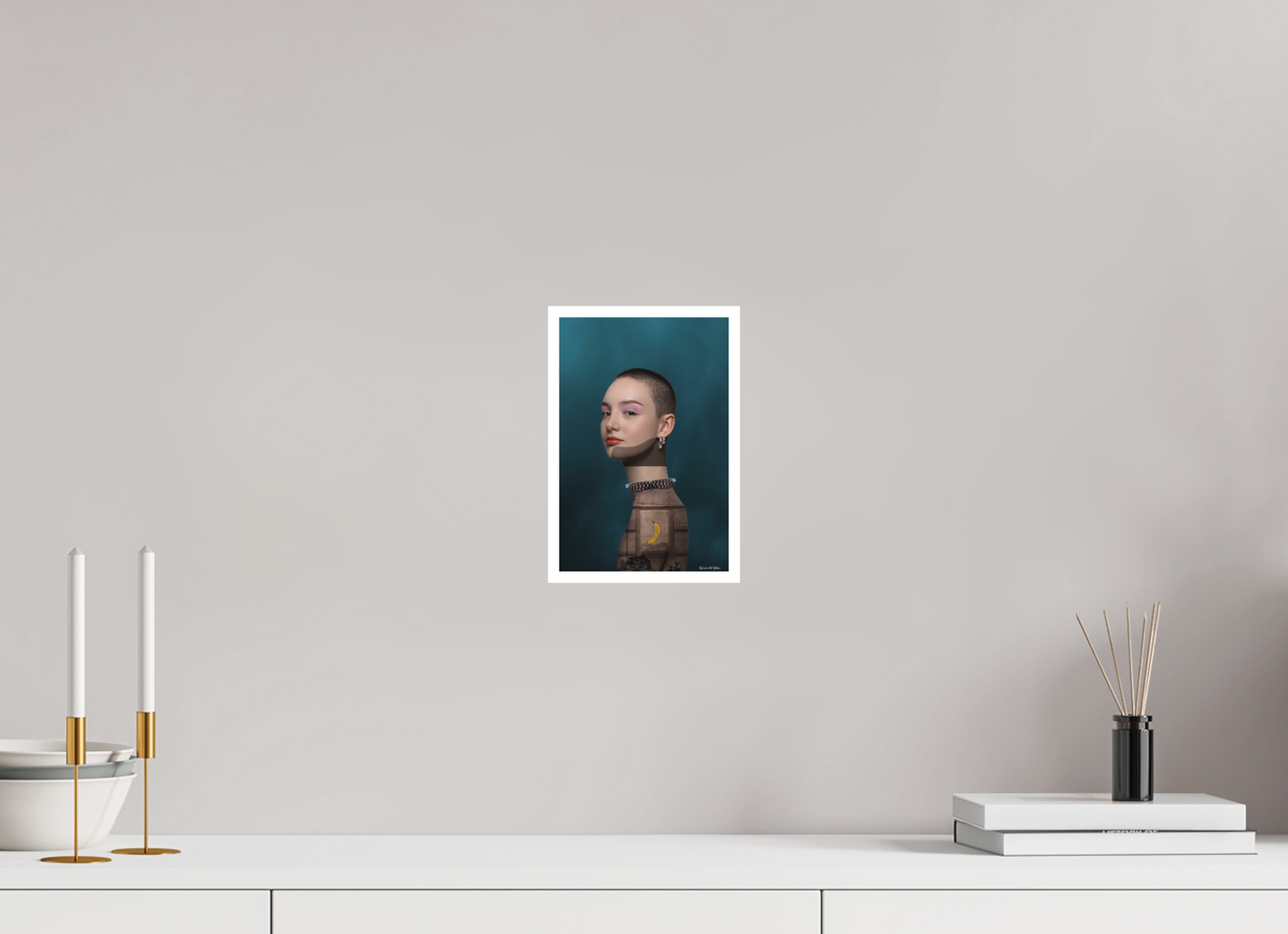 15 x 22,5 cm, Fine Art Print - Hahnemühle Photo Rag - 1 cm Border Miss Brutalist Berlin – Fine Art Print (City Girls Series)